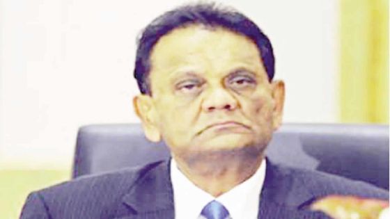 Cour suprême : l’ancien chef juge Ariranga Pillay jure un affidavit contre le Premier ministre et deux ministres