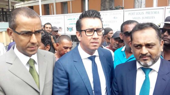 [Vidéo] Port-Louis: des députés de l’Opposition dans le camp des marchands ambulants