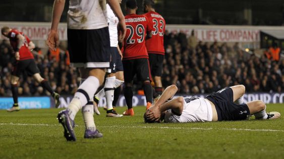 Premier League : Leicester à une victoire du titre après le nul de Tottenham