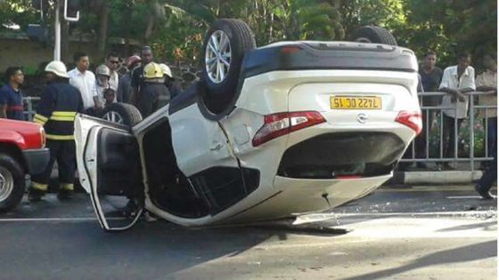 Accident spectaculaire à Piton