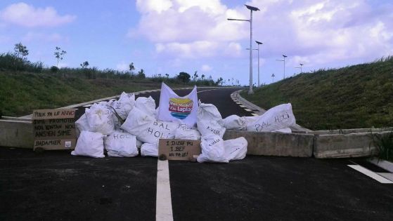 Nouvelle route d’accès à La-Cambuse: le mouvement Aret Kokin Nu Laplaz proteste