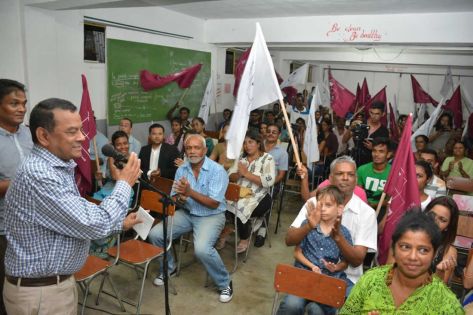 Ivan Collendavelloo : «Pa enn ti... kinn fek leve dan politik ki pou zet labou lor mwa»