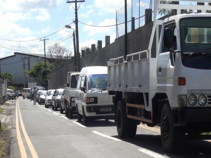 Longue file d'attente à la NTA : grogne parmi les automobilistes