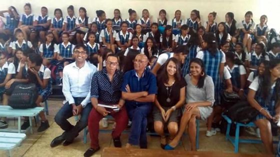 La politique dans les médias: les collégiens expriment leur aversion