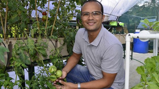 Ronald Adaken: diriger de mains vertes