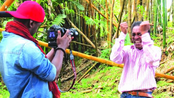 Humour: Tribu présente L’ Avenir