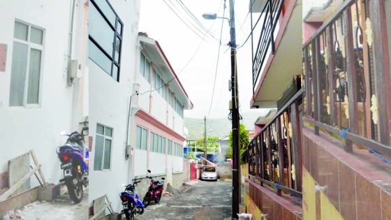 Sécurité: réparez notre lampadaire, SVP