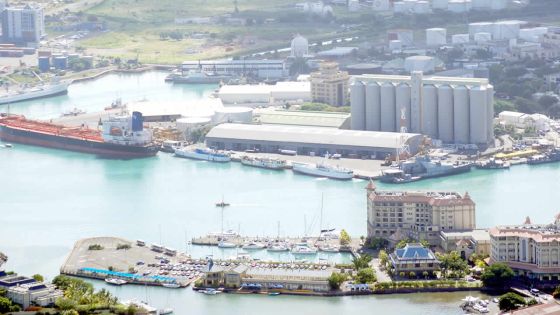 Réexportations: le port franc pourrait aller mieux