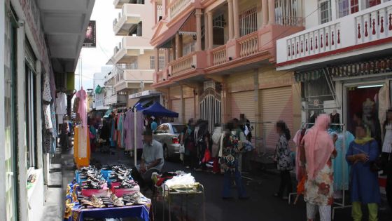 Après les marchands ambulants: le grand nettoyage atteint les magasins