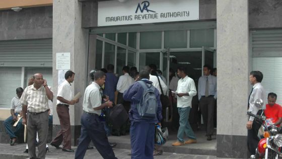 Gooljaury retire sa demande d’injonction contre Soornack