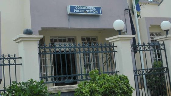 À Coromandel : une dame de 80 ans victime d’un vol