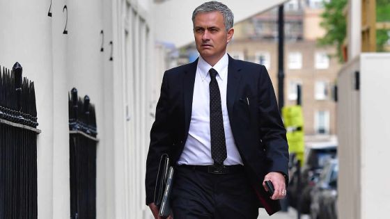 Angleterre - Manchester United et Mourinho au chevet l'un de l'autre