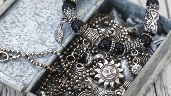 Sept astuces pour nettoyer ses bijoux en argent