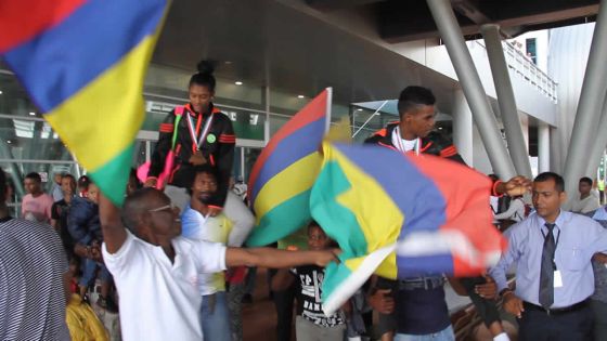 Kick-boxing : Dinally et Coret accueillis en héros