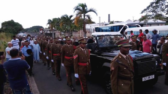 À Goodlands: adieux émouvants à un jeune policier