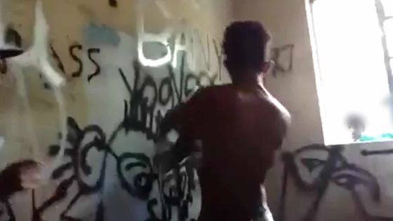 Un adolescent battu par deux collégiens