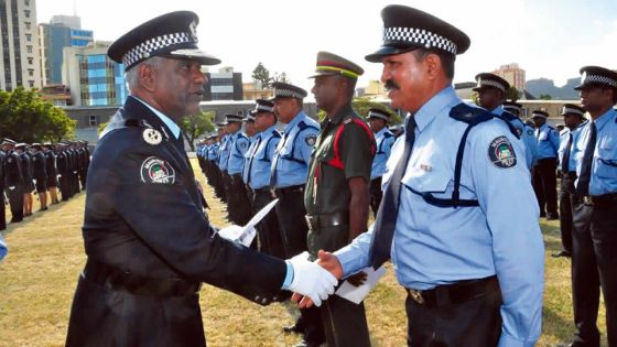 Ils n’ont pas été promus: huit sergents de police saisissent la Cour suprême