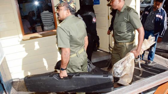 À Nouvelle-France: des armes et des munitions saisies dans une chasse