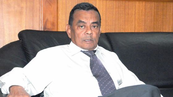 Services publics : Ivan Collendavelloo annonce des sanctions contre le centre d’appels qui gère la hotline de la CWA