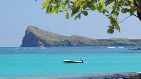 Diving expedition turned sour: Four tourists and boat skipper rescued