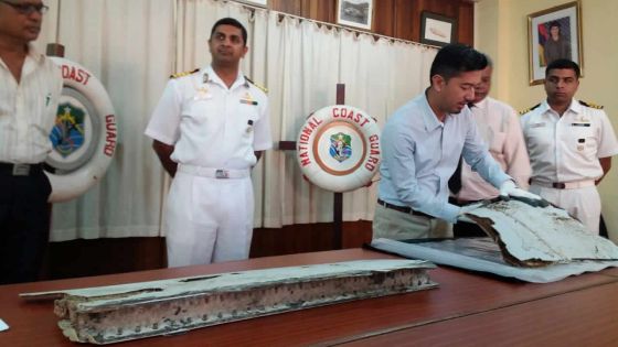 [Vidéo] Vol MH370 : l’expert malaisien dépêché à l’île Maurice en présence de deux débris