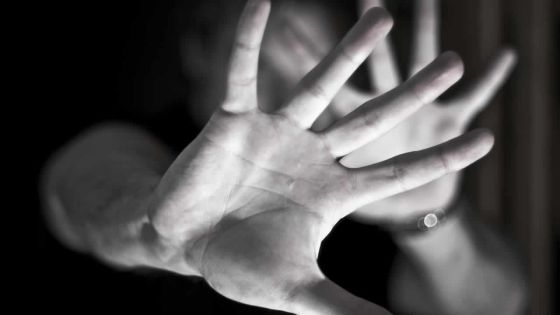 À Baie-du-Tombeau: un tuyau d’arrosage utilisé comme lasso pour attaquer un motocycliste