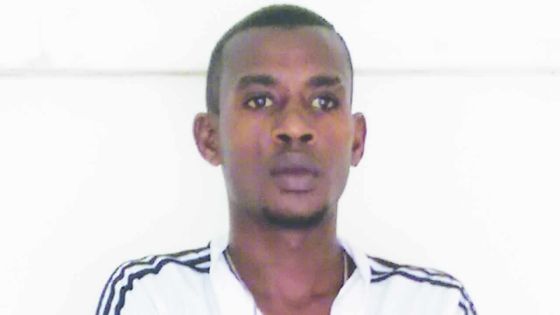 La tragédie d’un footballeur professionnel: gravement blessé au genou, Kursley Louie est abandonné