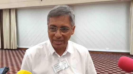 XLD : «Content de m'être fait administrer le vaccin, mais je ne suis pas sûr qu’il me protégera contre le variant sud-africain»