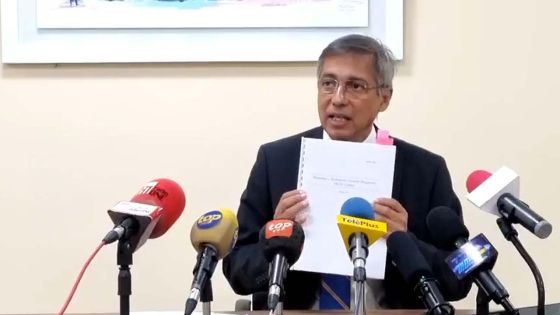 Suivez la conférence de presse du leader de l'opposition, Xavier-Luc Duval