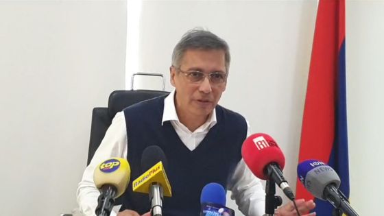 Suivez en direct la conférence de presse du leader de l'opposition