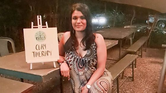 Yashna Meetoo : l’artiste qui invite à des voyages introspectifs