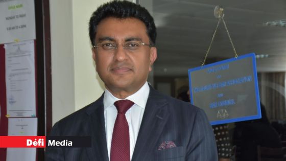 Yatin Varma déplore que des avocats aient été « privés d’accès » à leurs clients 