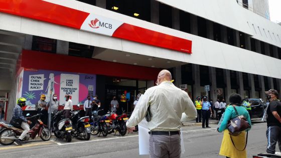 Réparations pour les descendants d'esclaves : rassemblement de la Green Reparations Foundation en face de la MCB de Port-Louis 