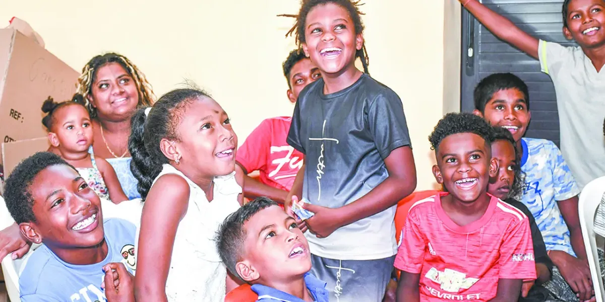 Objectif atteint pour les forces de l’ordre : offrir sourires et moments de bonheur aux enfants.