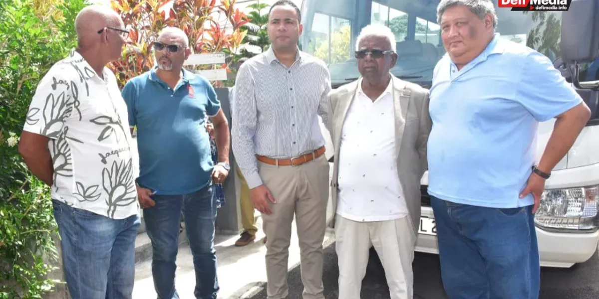 [En images] Dernier adieu au couple Mootoo Caroopen