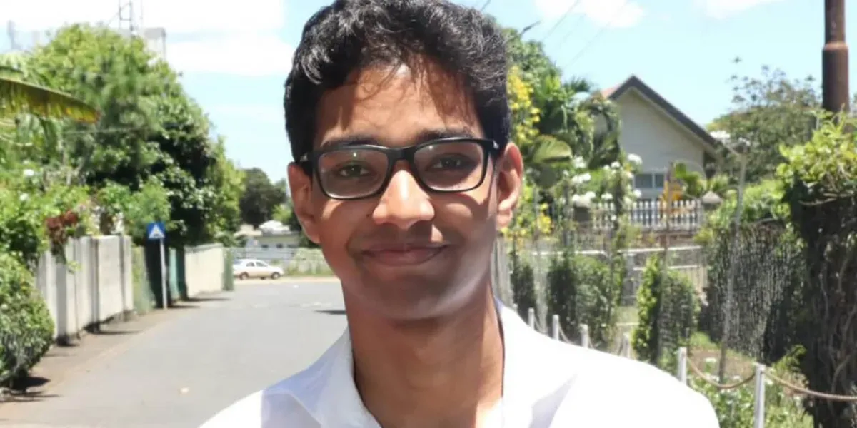 Arrivée des lauréats du Queen Elizabeth College