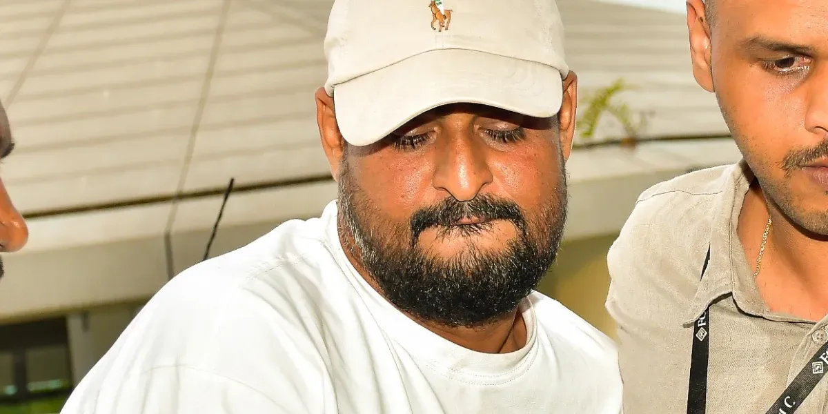 [En Images] Opération de la FCC à Goodlands  Poum Luchoo interpellé