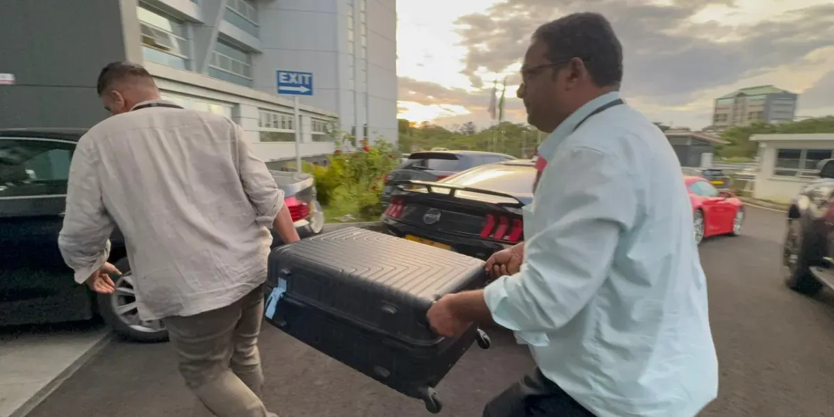 [En Images] Opération de la FCC à Goodlands  Poum Luchoo interpellé