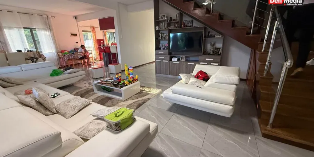 [En images] Opération FCC-ADSU à Résidence Barkly  la maison de la famille Ghurboo perquisitionnée