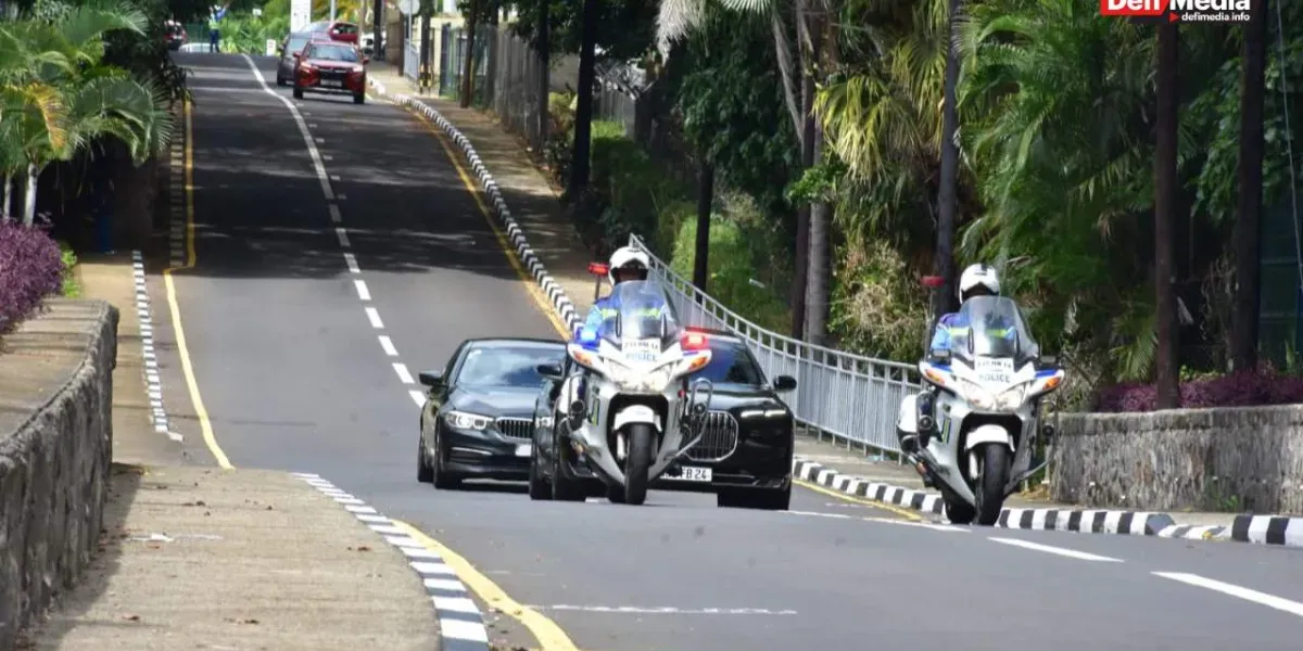 [En images] State House  Paul Bérenger soumet sa lettre de démission au président de la République