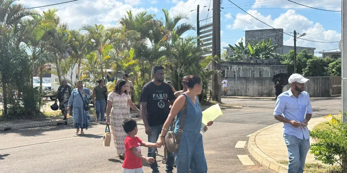 Henrietta  début de la remise des unités de logement du NSLD