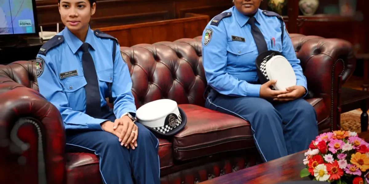 State House  le Président reçoit les policières Gaurisha Bulluck Kistoo et Keshnee Gayadin après leur intervention héroïque