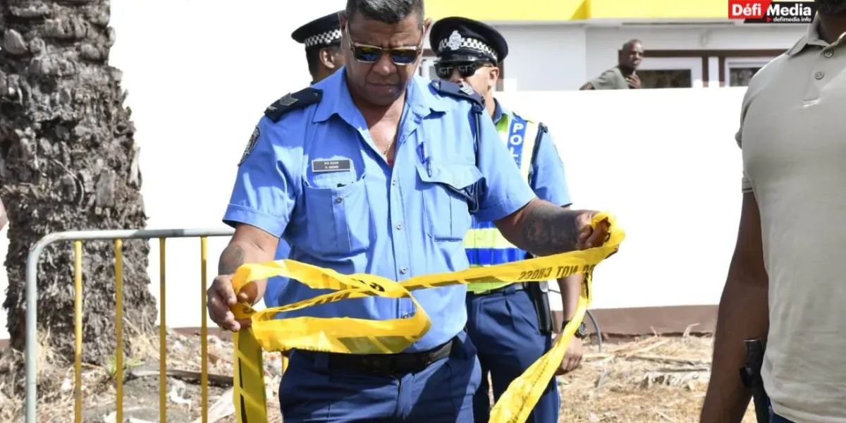[En images] Meurtre de Prageena Jootun à Les Salines : Mavin Changia hué lors de la reconstitution des faits