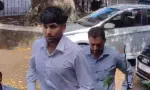 Ally Royals reste en détention policière