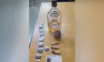 La voiture zigzaguait sur l’autoroute : whisky et drogue de synthèse découverts