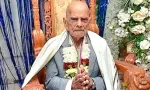 À 100 ans, Dinnoo Seesungkur continue de marcher chaque jour