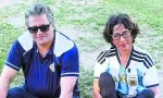Le couple aux deux maillots