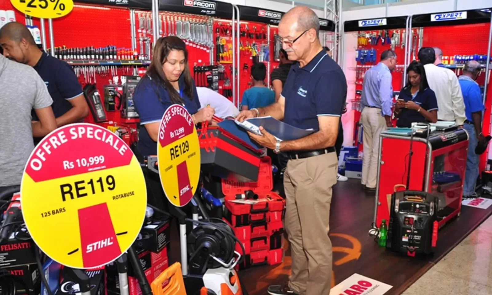 L’équipe de L.André Nemorin a été présente lors des deux premières éditions du Salon de l’Automobile.