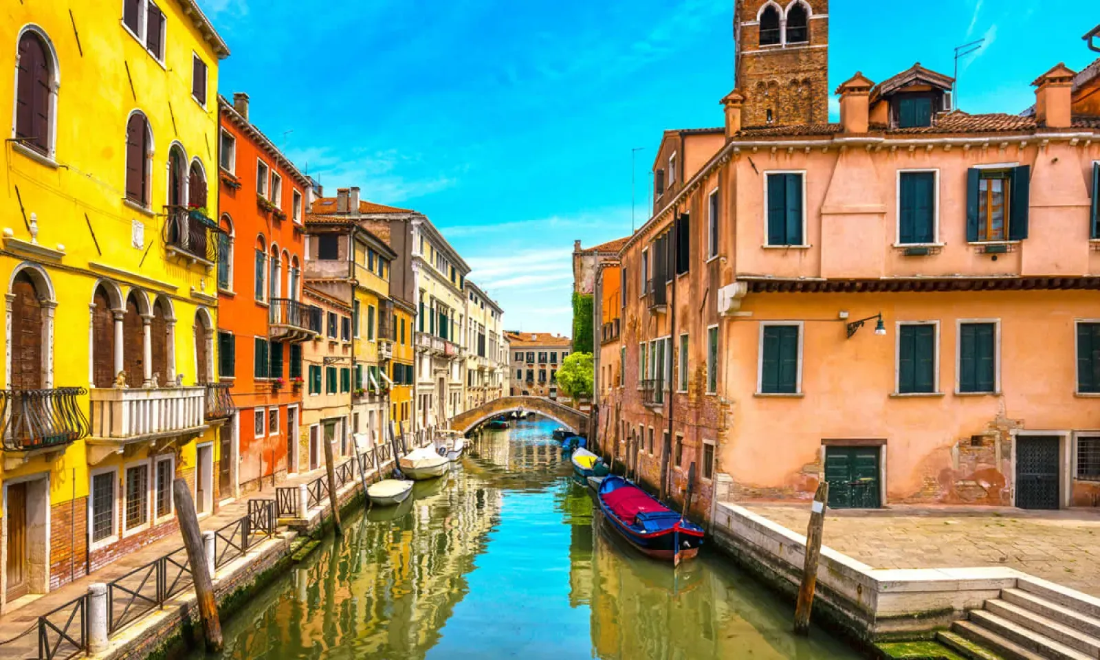 Venise est un véritable musée à ciel ouvert où règne  une atmosphère romantique et unique.