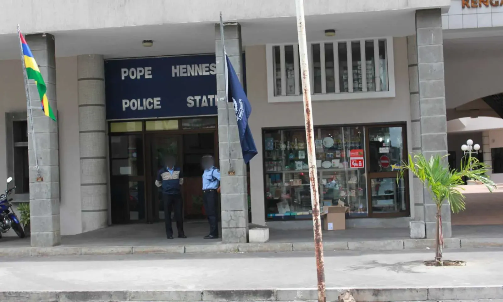 poste de police de Pope Hennessy.